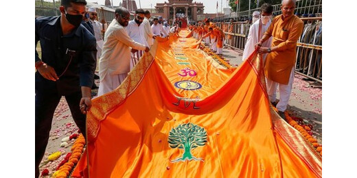 राम मंदिर ध्वजारोहण : सूर्य और ॐ से सुशोभित 20 फीट केसरिया धर्म ध्वज ने बढ़ाई भव्यता